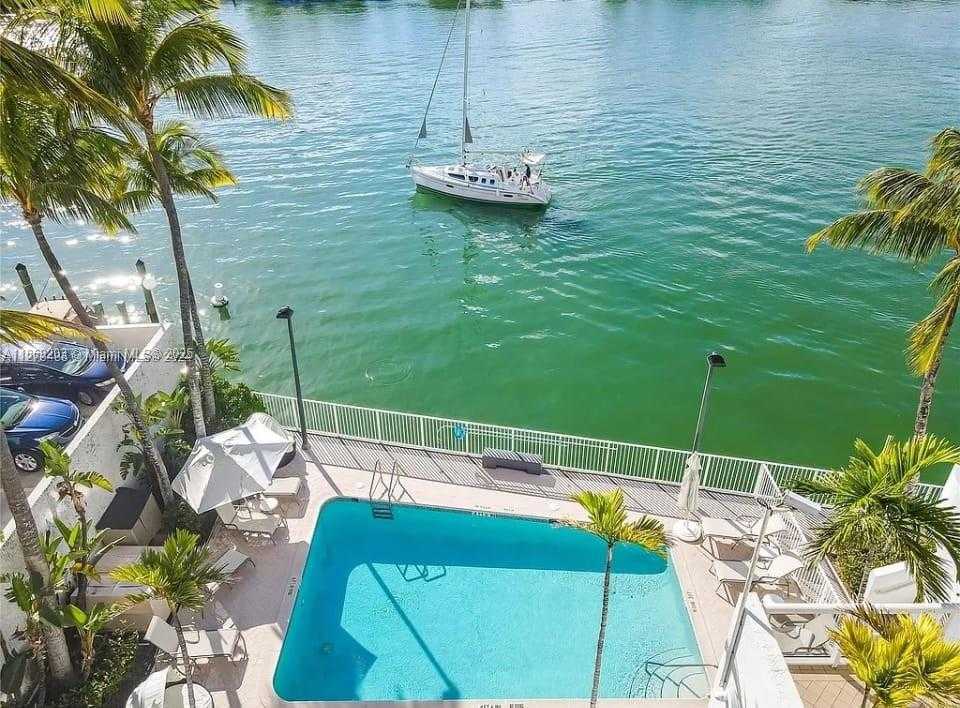 Small Image of 5880 COLLINS AVE #1007, Miami Beach Number 22