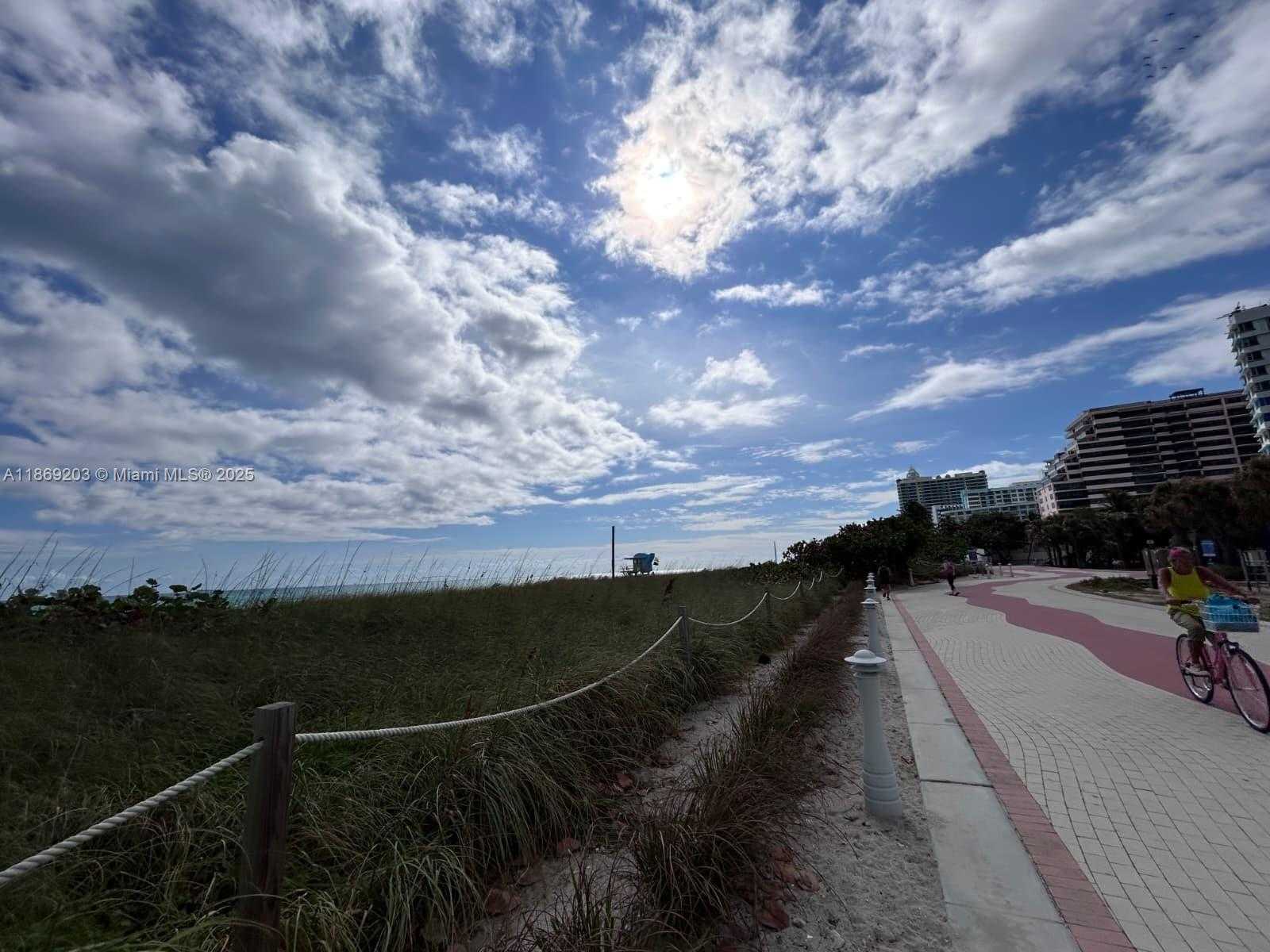 Small Image of 5880 COLLINS AVE #1007, Miami Beach Number 26