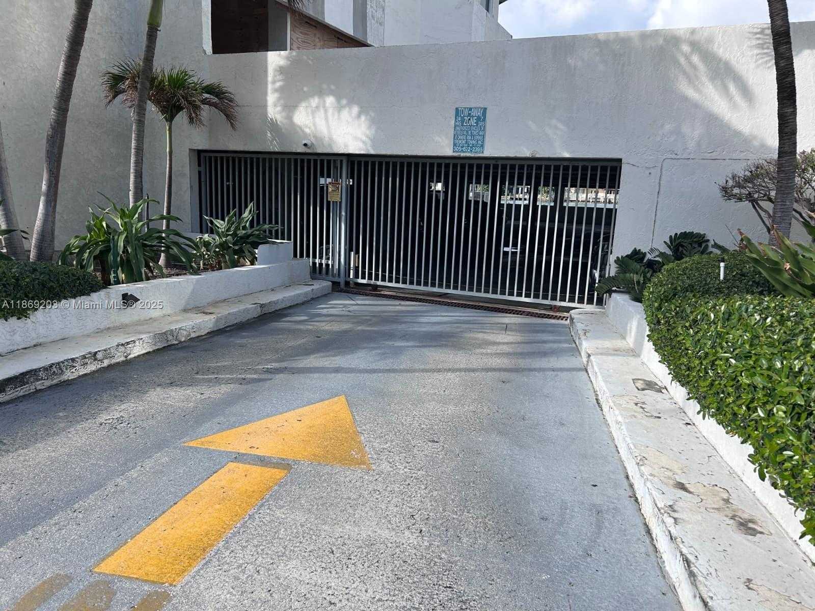 Small Image of 5880 COLLINS AVE #1007, Miami Beach Number 28