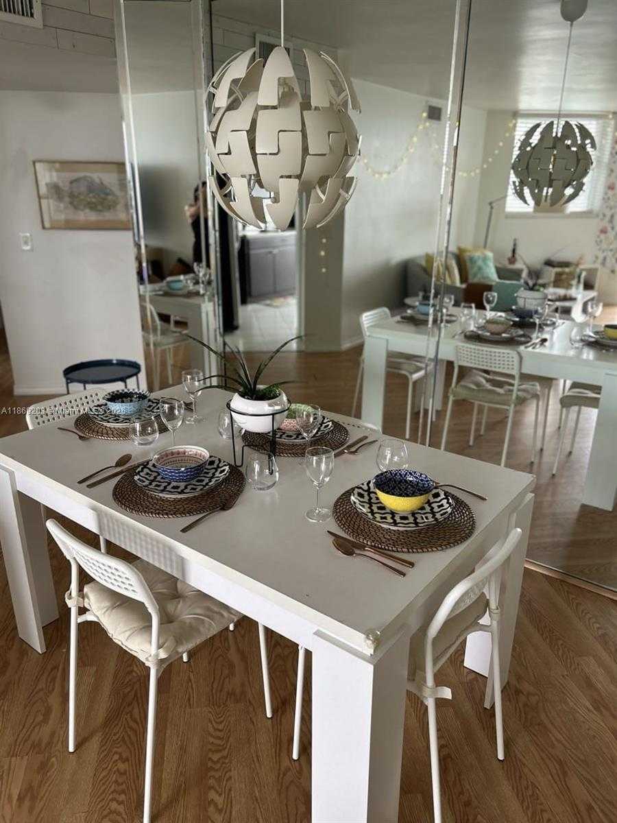 Small Image of 5880 COLLINS AVE #1007, Miami Beach Number 5