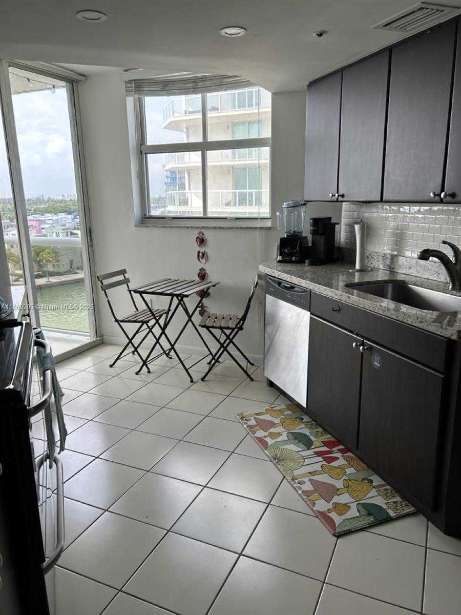 Small Image of 5880 COLLINS AVE #1007, Miami Beach Number 8