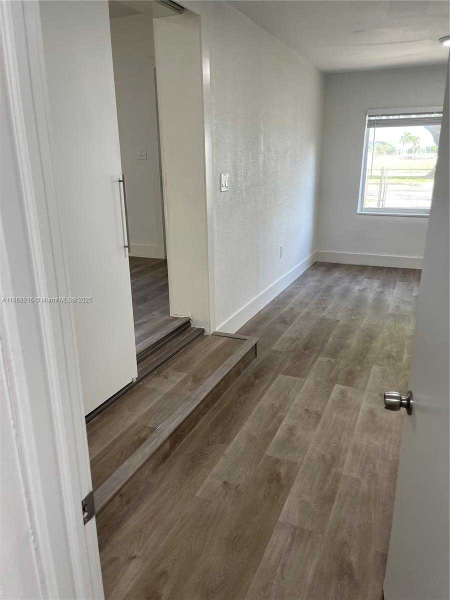 Small Image of 771 NORTH EAST 137TH ST, North Miami Number 10