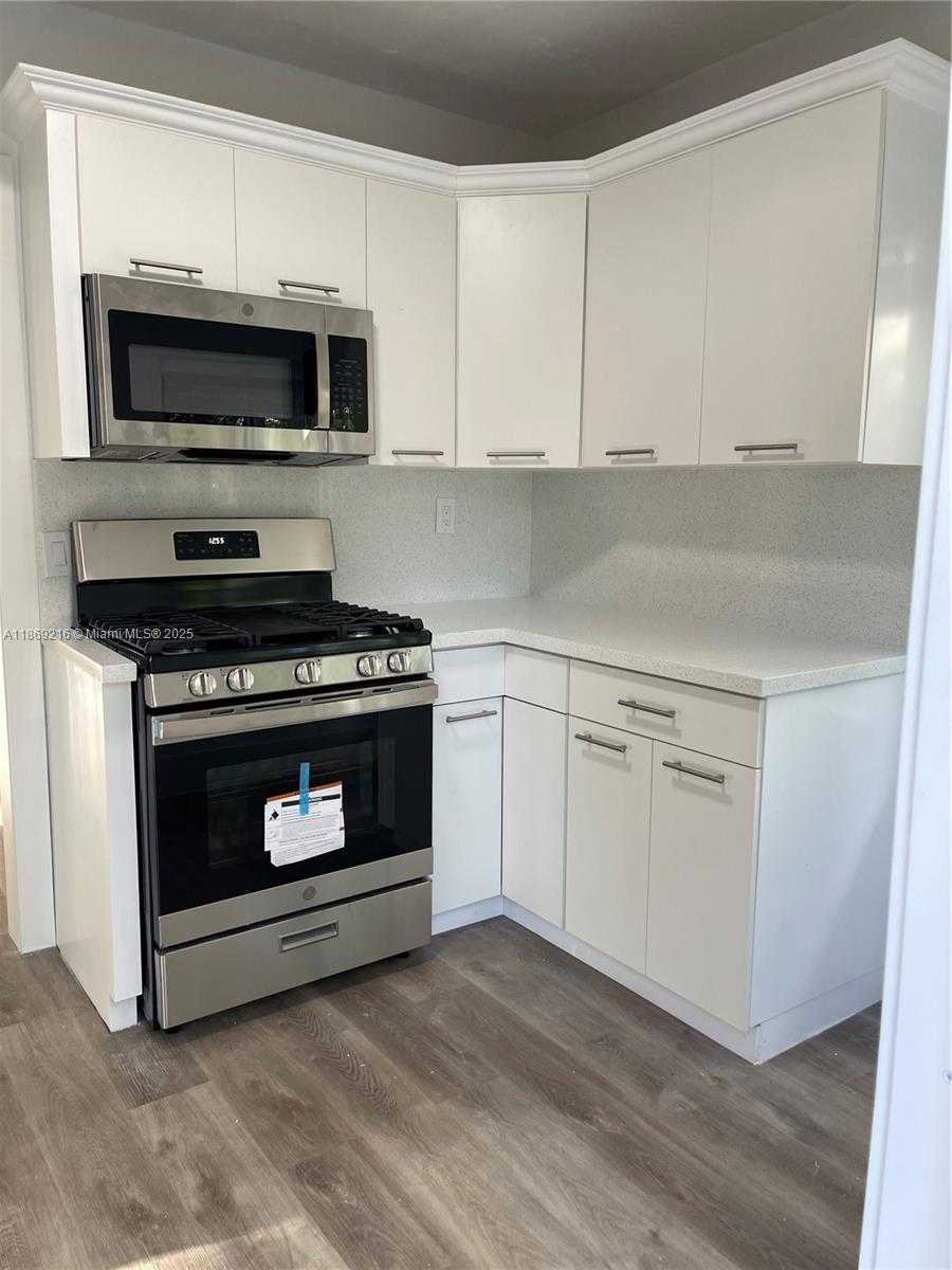 Small Image of 771 NORTH EAST 137TH ST, North Miami Number 12