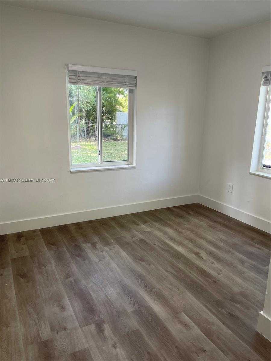 Small Image of 771 NORTH EAST 137TH ST, North Miami Number 6