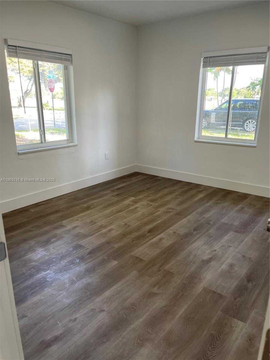 Small Image of 771 NORTH EAST 137TH ST, North Miami Number 7
