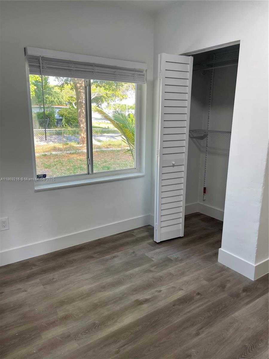Small Image of 771 NORTH EAST 137TH ST, North Miami Number 8