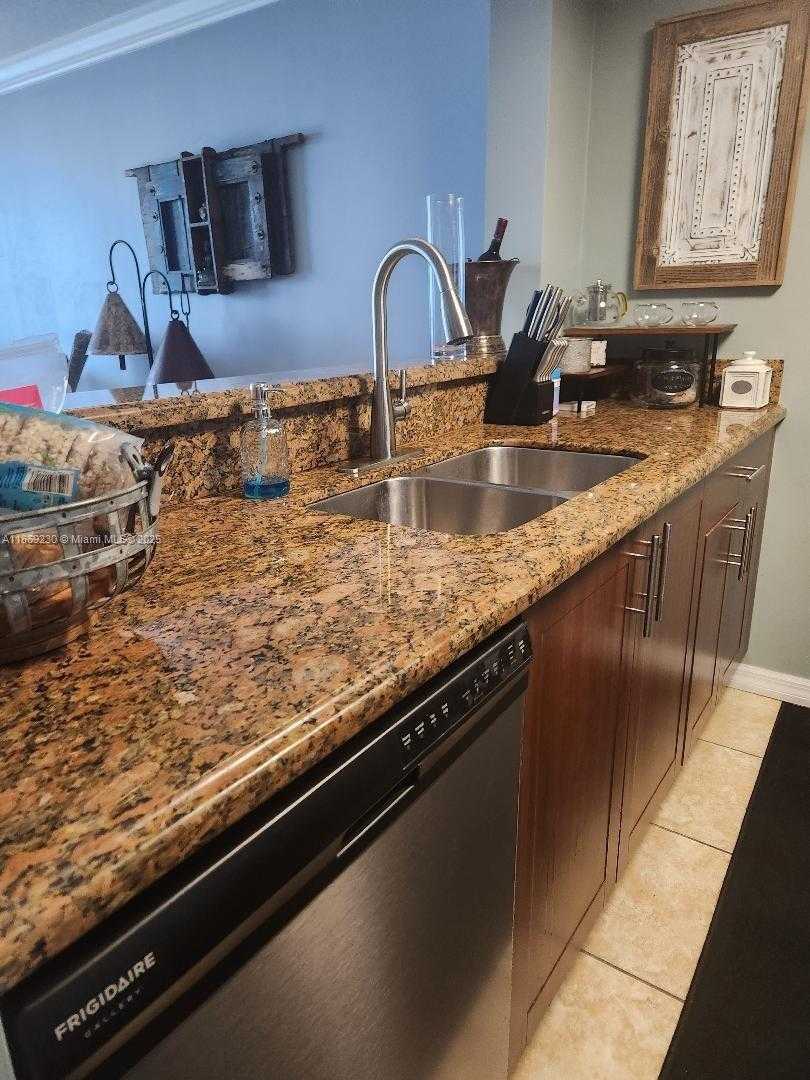 Small Image of 1690 SOUTH WEST 27TH AVE #703, Miami Number 3