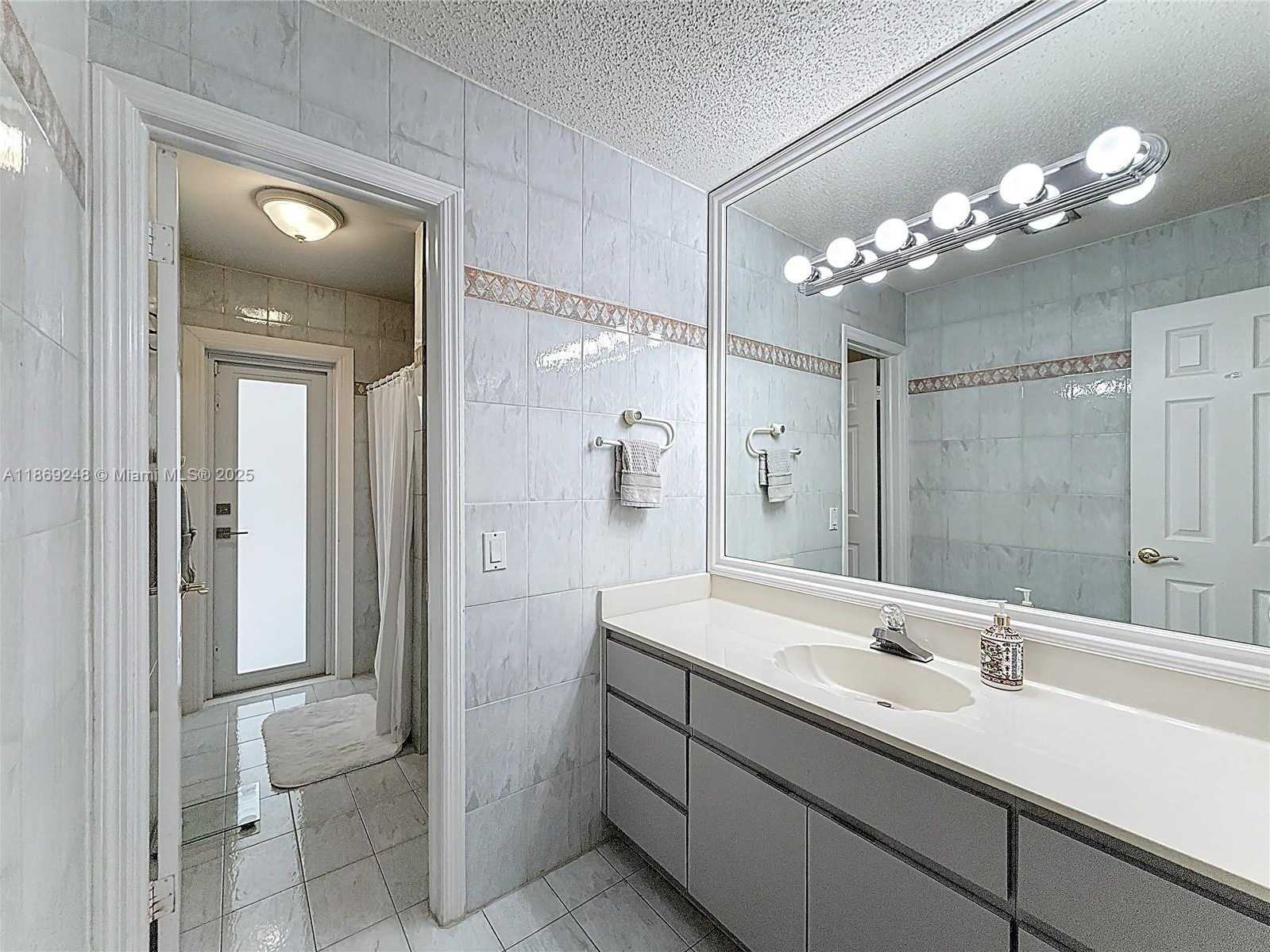 Small Image of 10462 SOUTH WEST 121ST ST, Miami Number 14