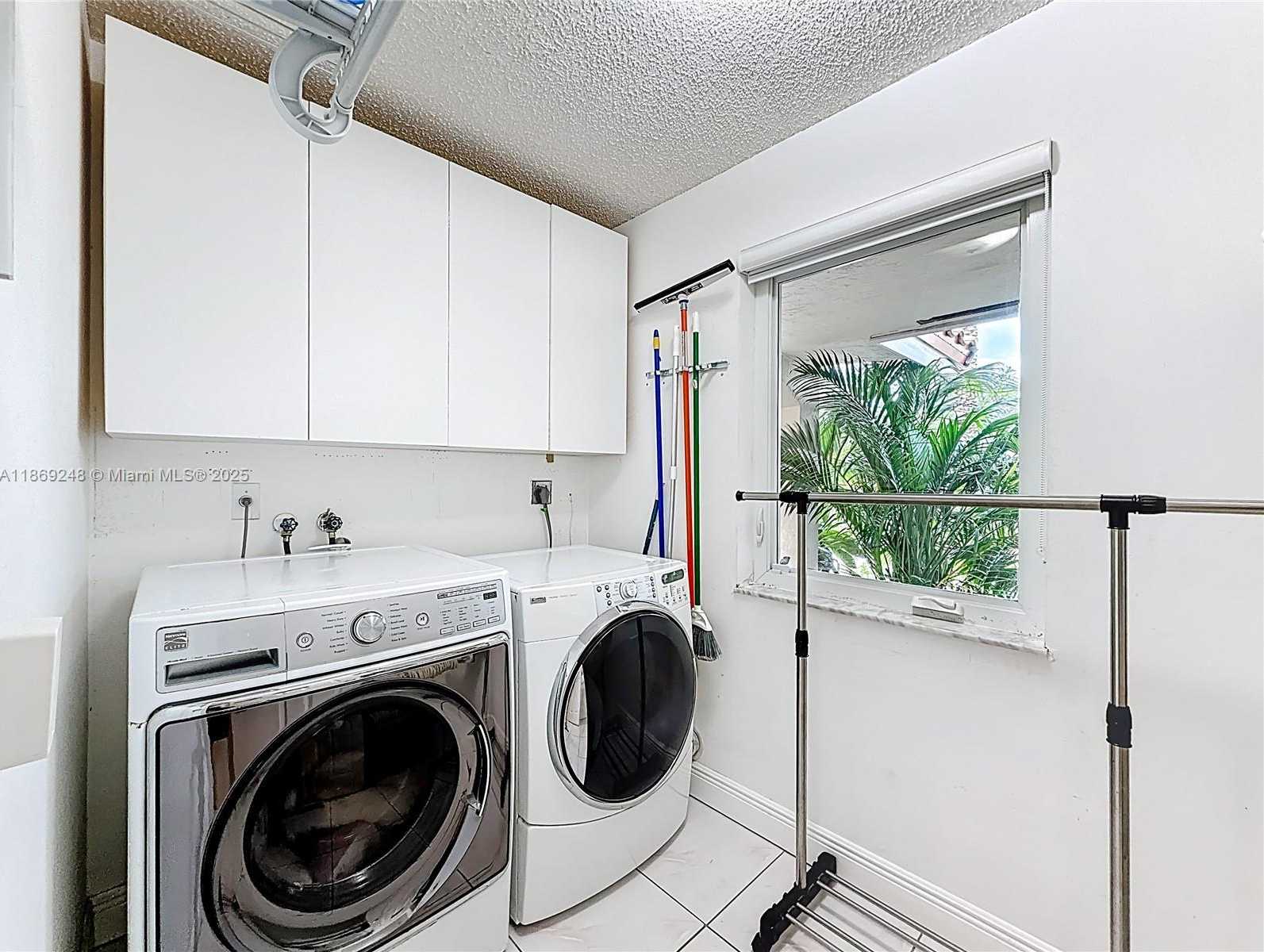 Small Image of 10462 SOUTH WEST 121ST ST, Miami Number 29