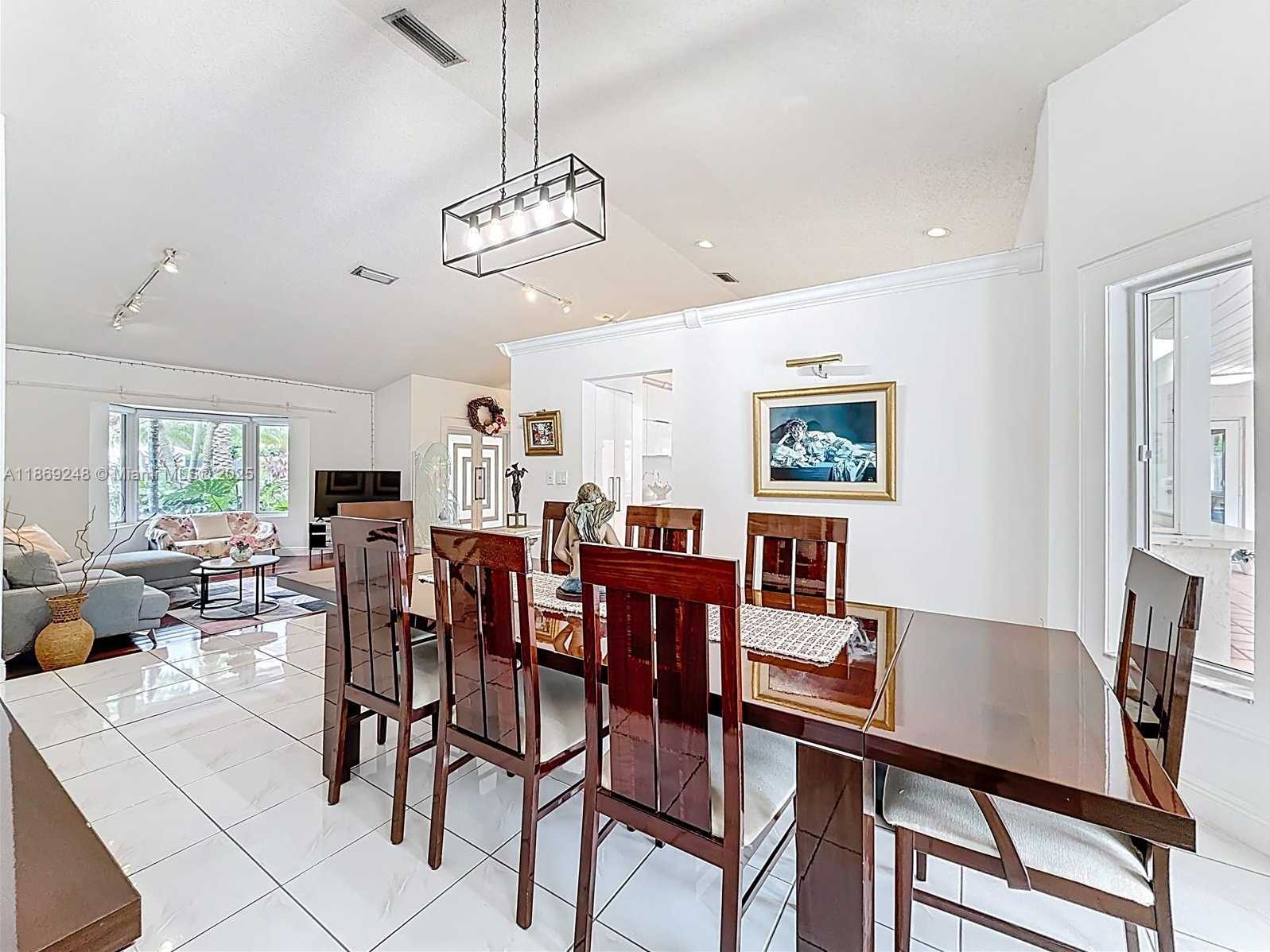 Small Image of 10462 SOUTH WEST 121ST ST, Miami Number 5