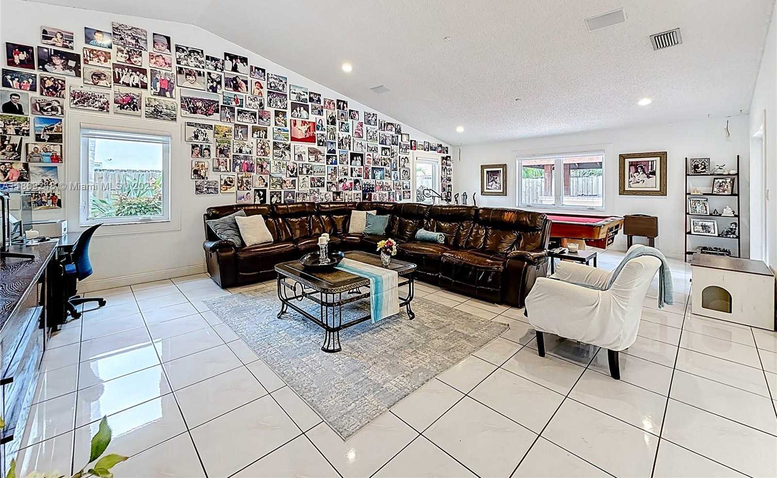 Small Image of 10462 SOUTH WEST 121ST ST, Miami Number 9
