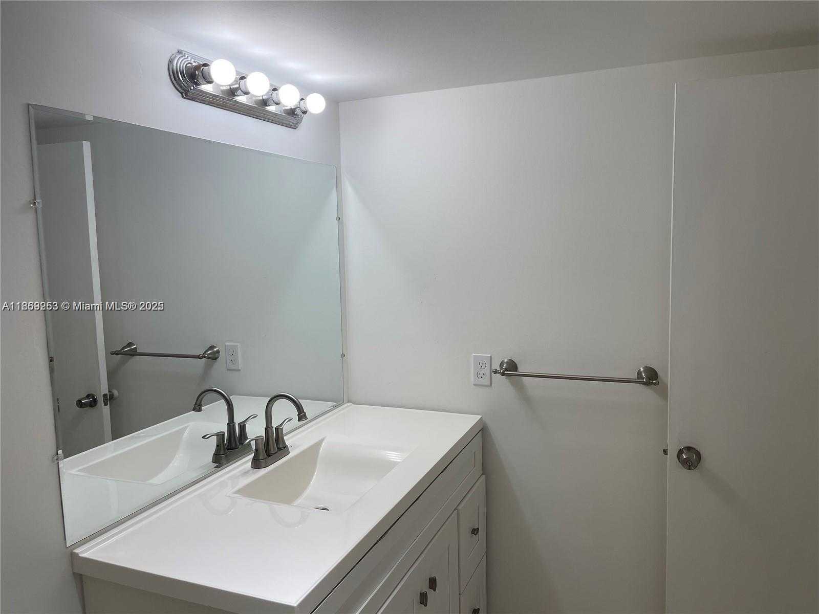 Small Image of 2851 NORTH EAST 183RD ST #110E, Aventura Number 7