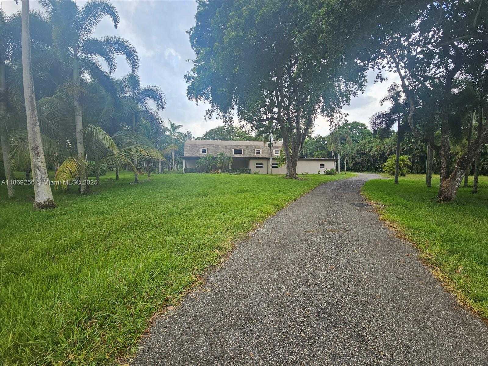 Small Image of 15101 SOUTH WEST 27TH ST, Davie Number 15