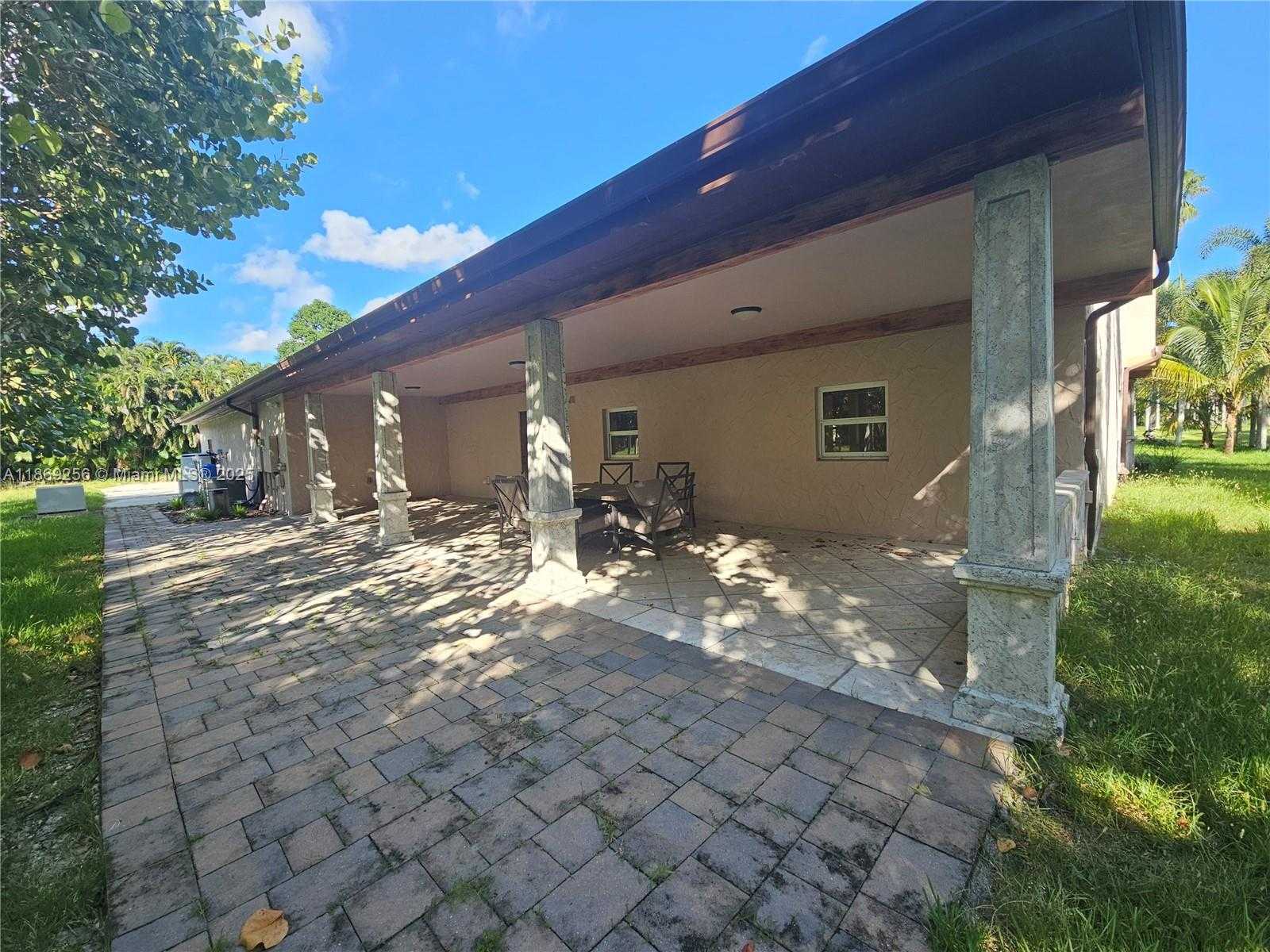 Small Image of 15101 SOUTH WEST 27TH ST, Davie Number 23