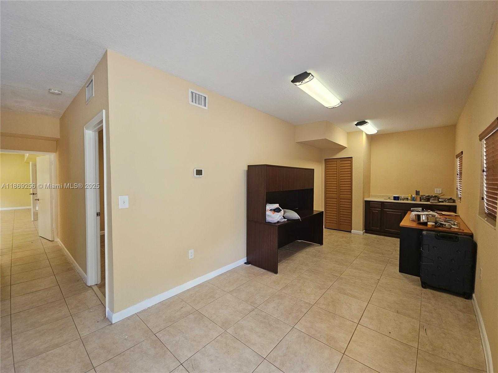 Small Image of 15101 SOUTH WEST 27TH ST, Davie Number 35