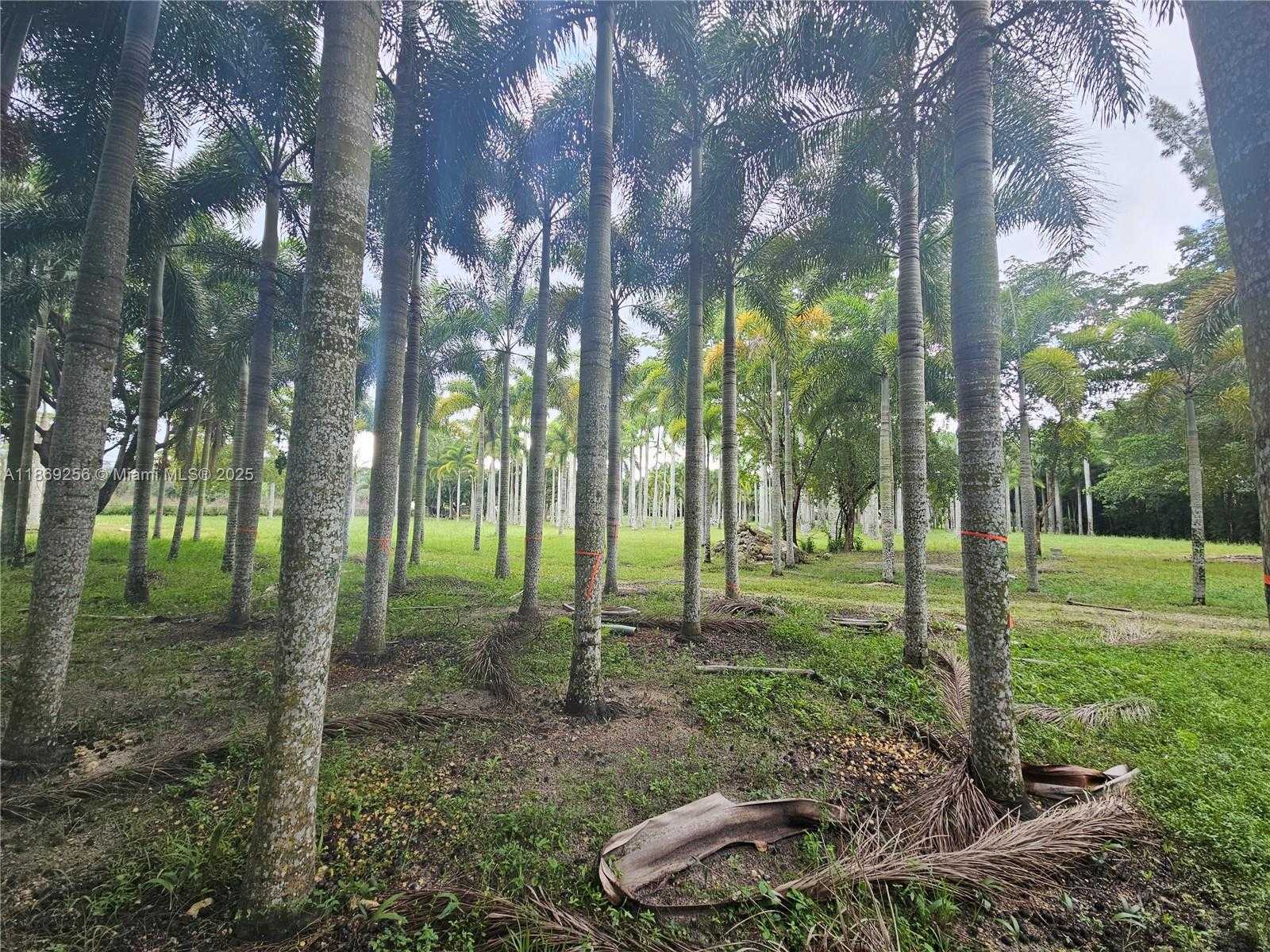 Small Image of 15101 SOUTH WEST 27TH ST, Davie Number 8