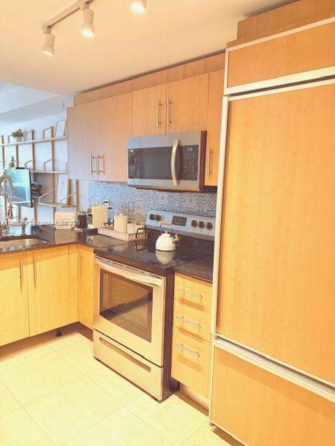 Small Image of 10275 COLLINS AVE #303, Bal Harbour Number 15