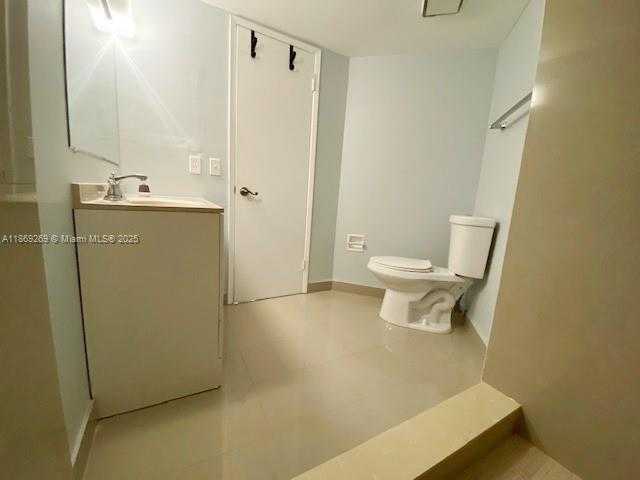 Small Image of 9431 FONTAINEBLEAU BLVD #210, Miami Number 21