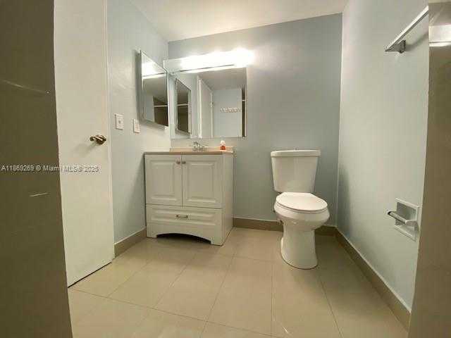 Small Image of 9431 FONTAINEBLEAU BLVD #210, Miami Number 30