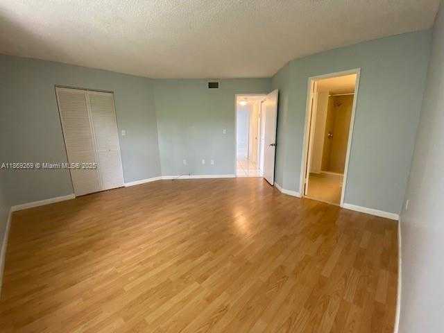 Small Image of 9431 FONTAINEBLEAU BLVD #210, Miami Number 34