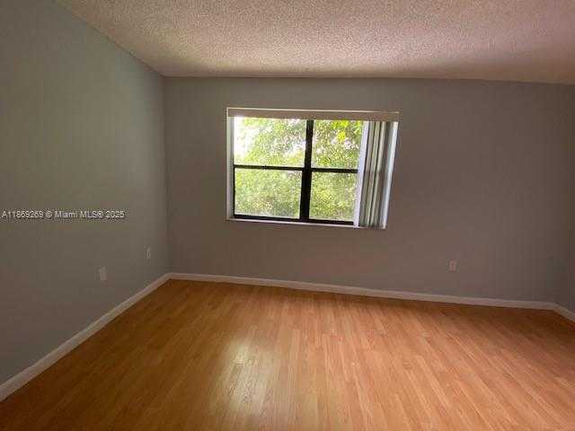 Small Image of 9431 FONTAINEBLEAU BLVD #210, Miami Number 36