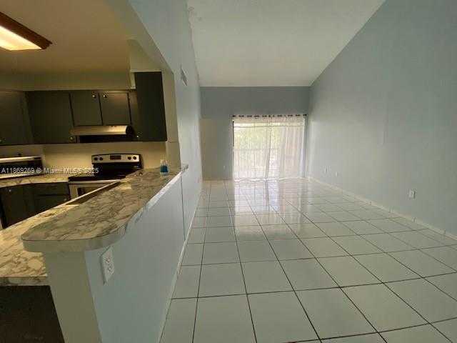 Small Image of 9431 FONTAINEBLEAU BLVD #210, Miami Number 38