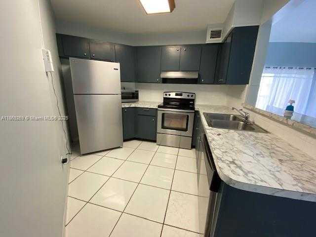 Small Image of 9431 FONTAINEBLEAU BLVD #210, Miami Number 39