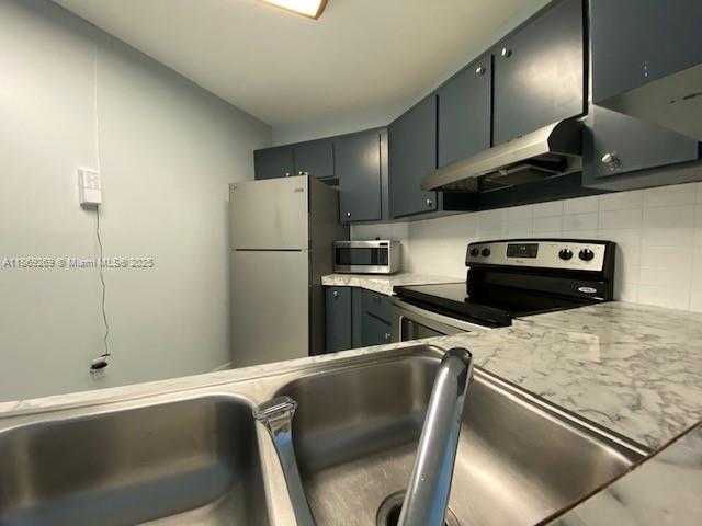 Small Image of 9431 FONTAINEBLEAU BLVD #210, Miami Number 42