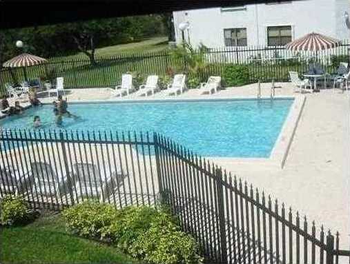 Small Image of 9431 FONTAINEBLEAU BLVD #210, Miami Number 51