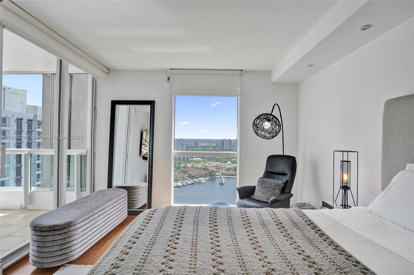 Small Image of 21205 YACHT CLUB DR #3103, Aventura Number 15