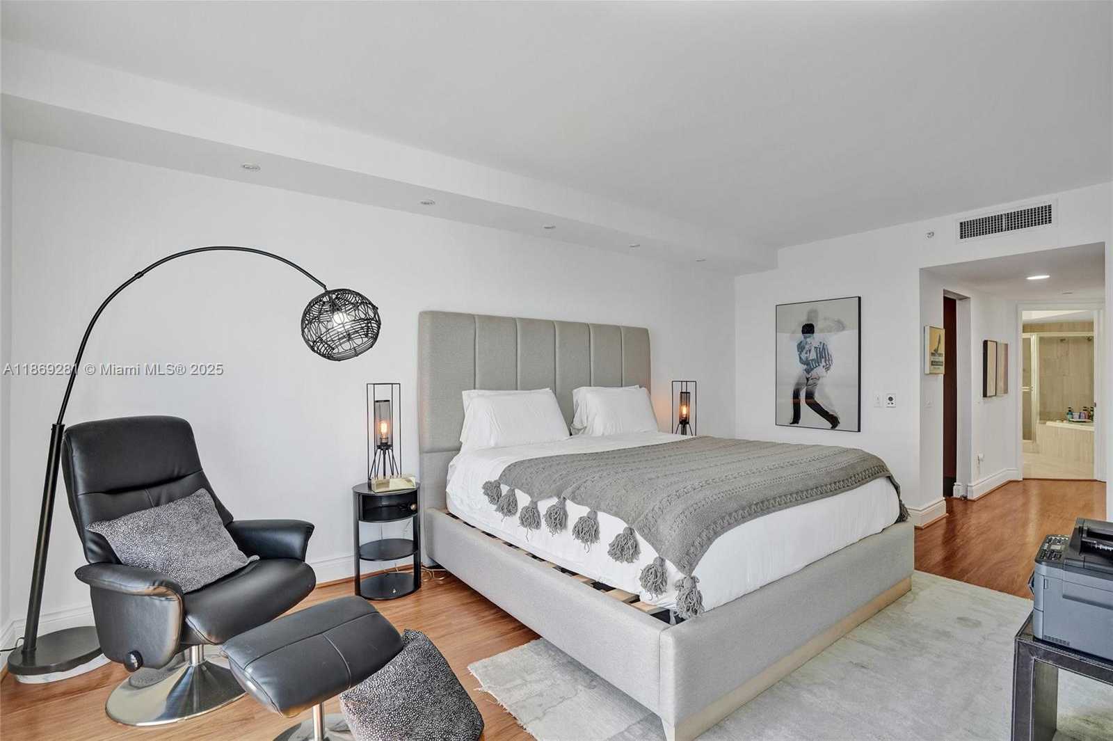 Small Image of 21205 YACHT CLUB DR #3103, Aventura Number 17