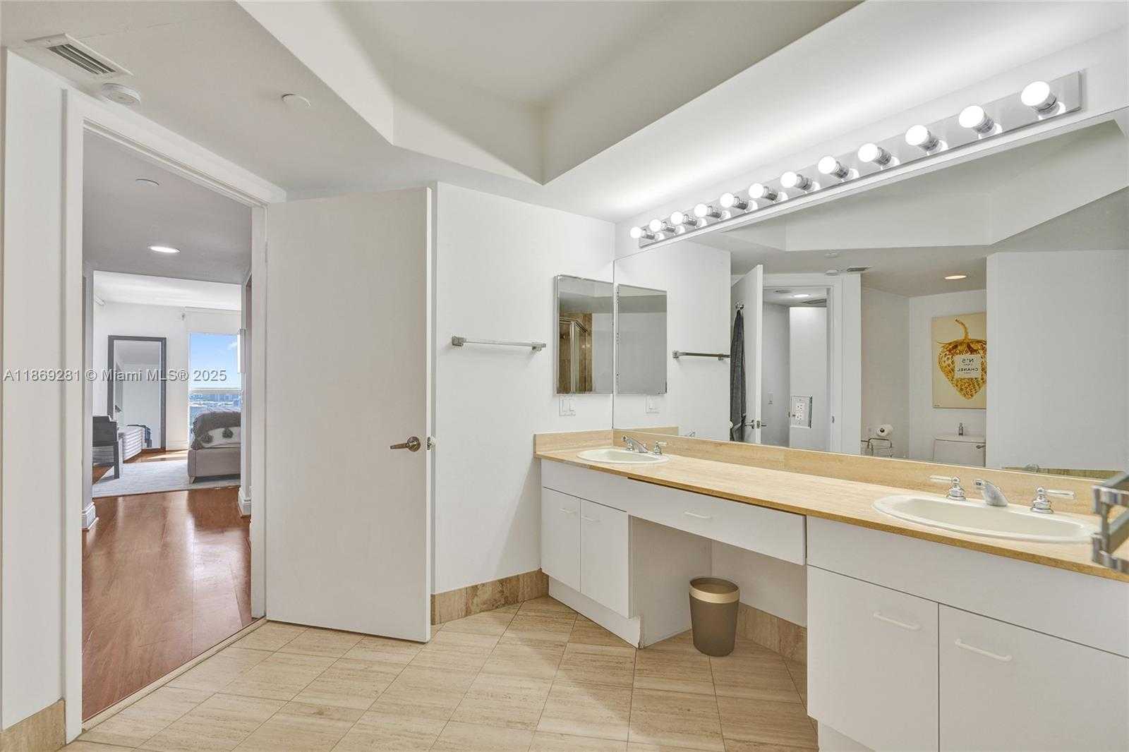 Small Image of 21205 YACHT CLUB DR #3103, Aventura Number 21