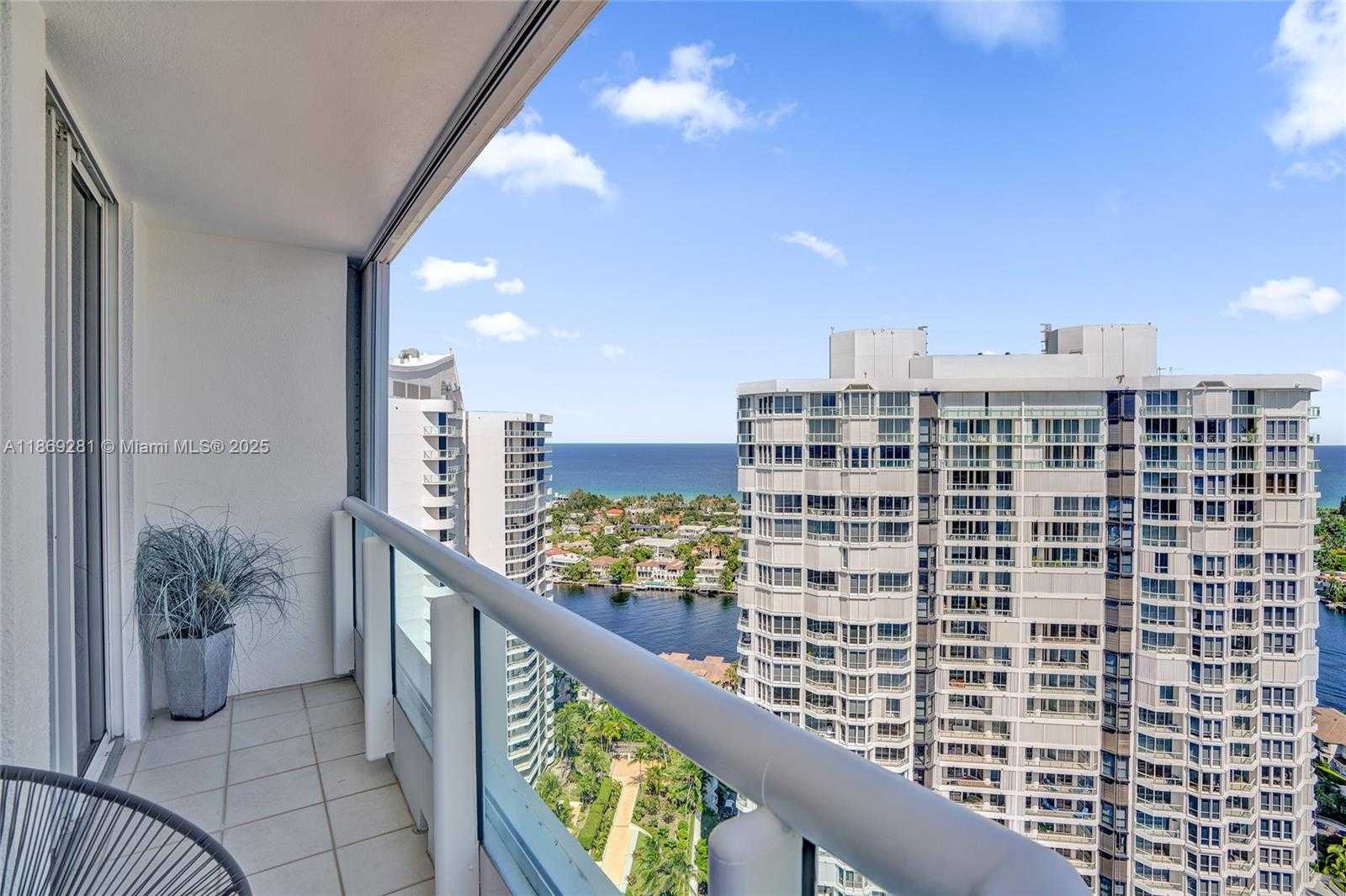 Small Image of 21205 YACHT CLUB DR #3103, Aventura Number 34