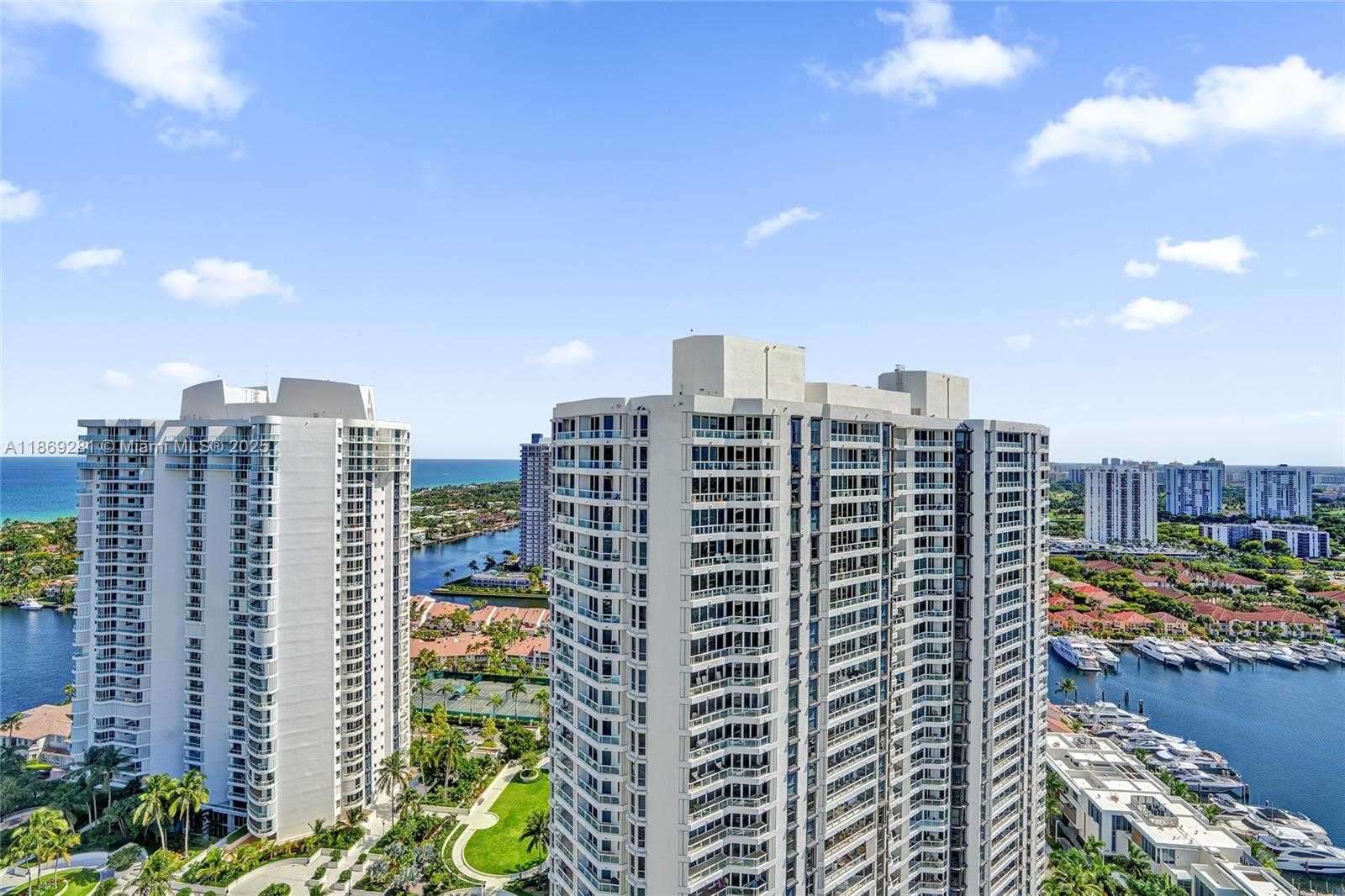 Small Image of 21205 YACHT CLUB DR #3103, Aventura Number 36