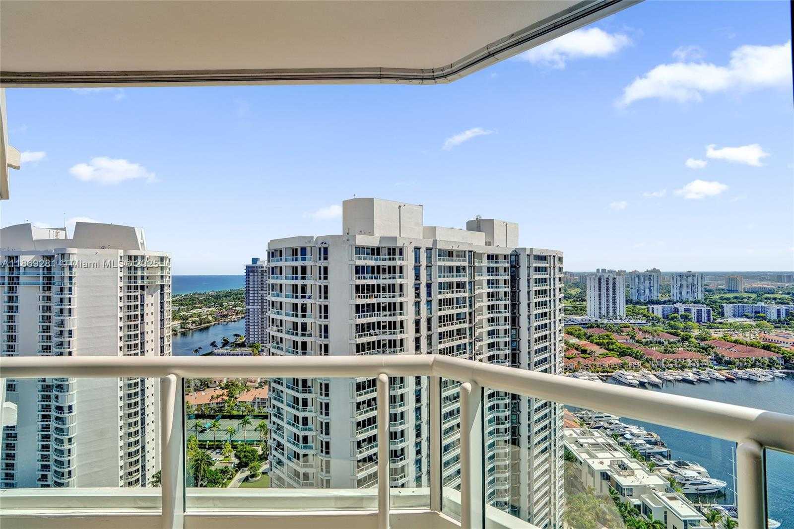 Small Image of 21205 YACHT CLUB DR #3103, Aventura Number 37