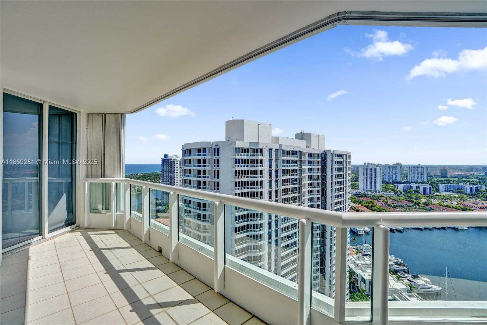 Small Image of 21205 YACHT CLUB DR #3103, Aventura Number 39