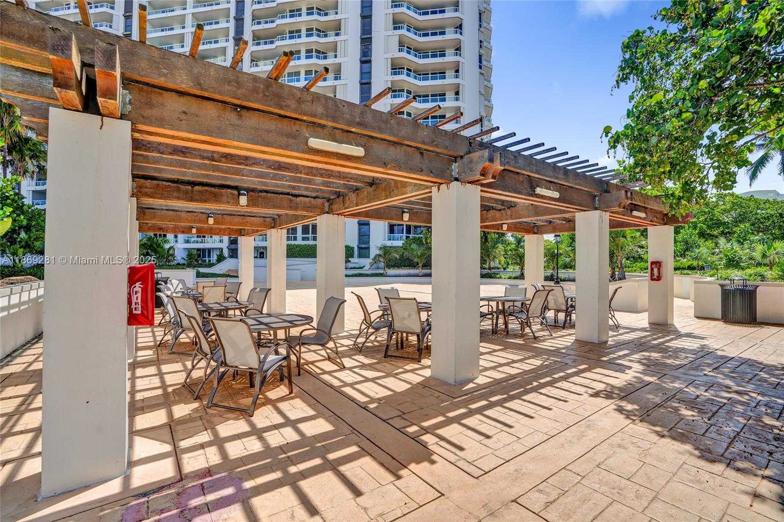 Small Image of 21205 YACHT CLUB DR #3103, Aventura Number 41