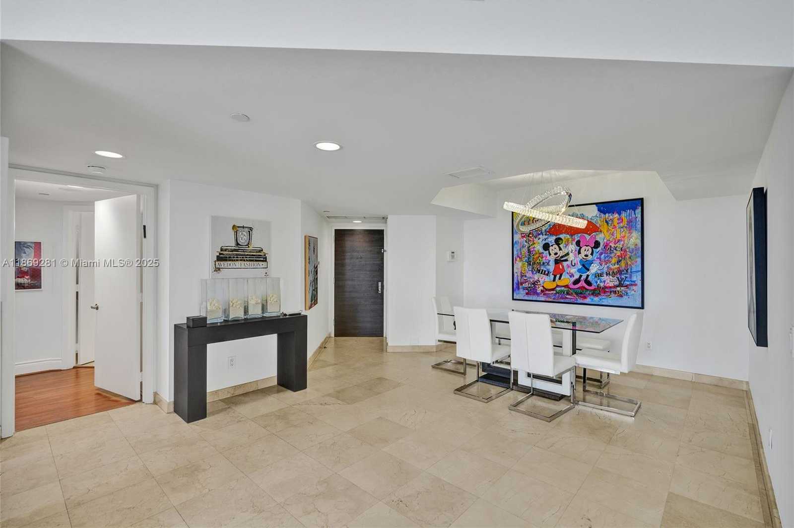 Small Image of 21205 YACHT CLUB DR #3103, Aventura Number 6