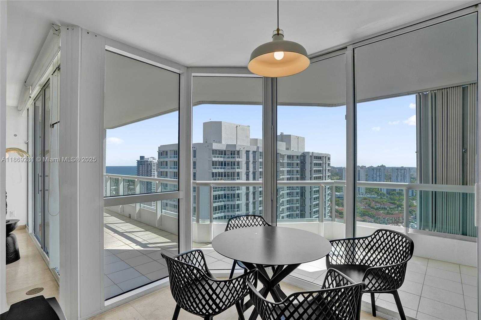 Small Image of 21205 YACHT CLUB DR #3103, Aventura Number 9