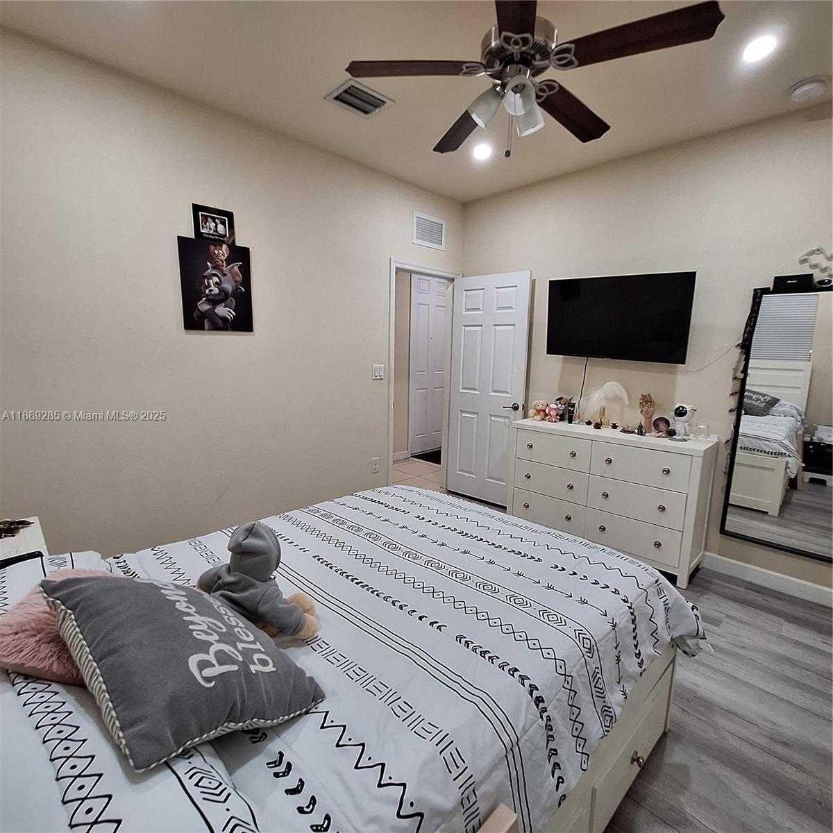 Small Image of 11845 SOUTH WEST 232ND LN, Homestead Number 18