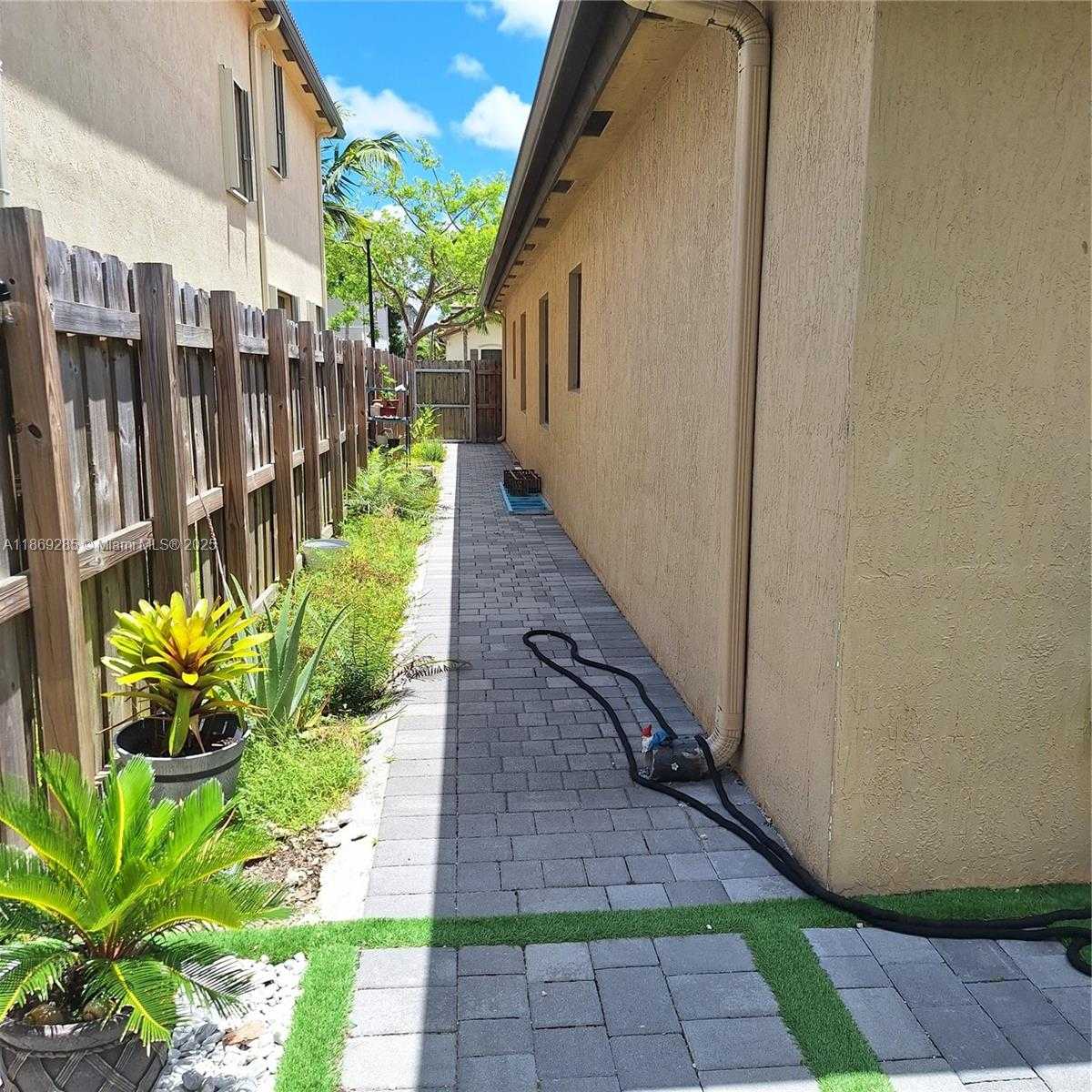 Small Image of 11845 SOUTH WEST 232ND LN, Homestead Number 30