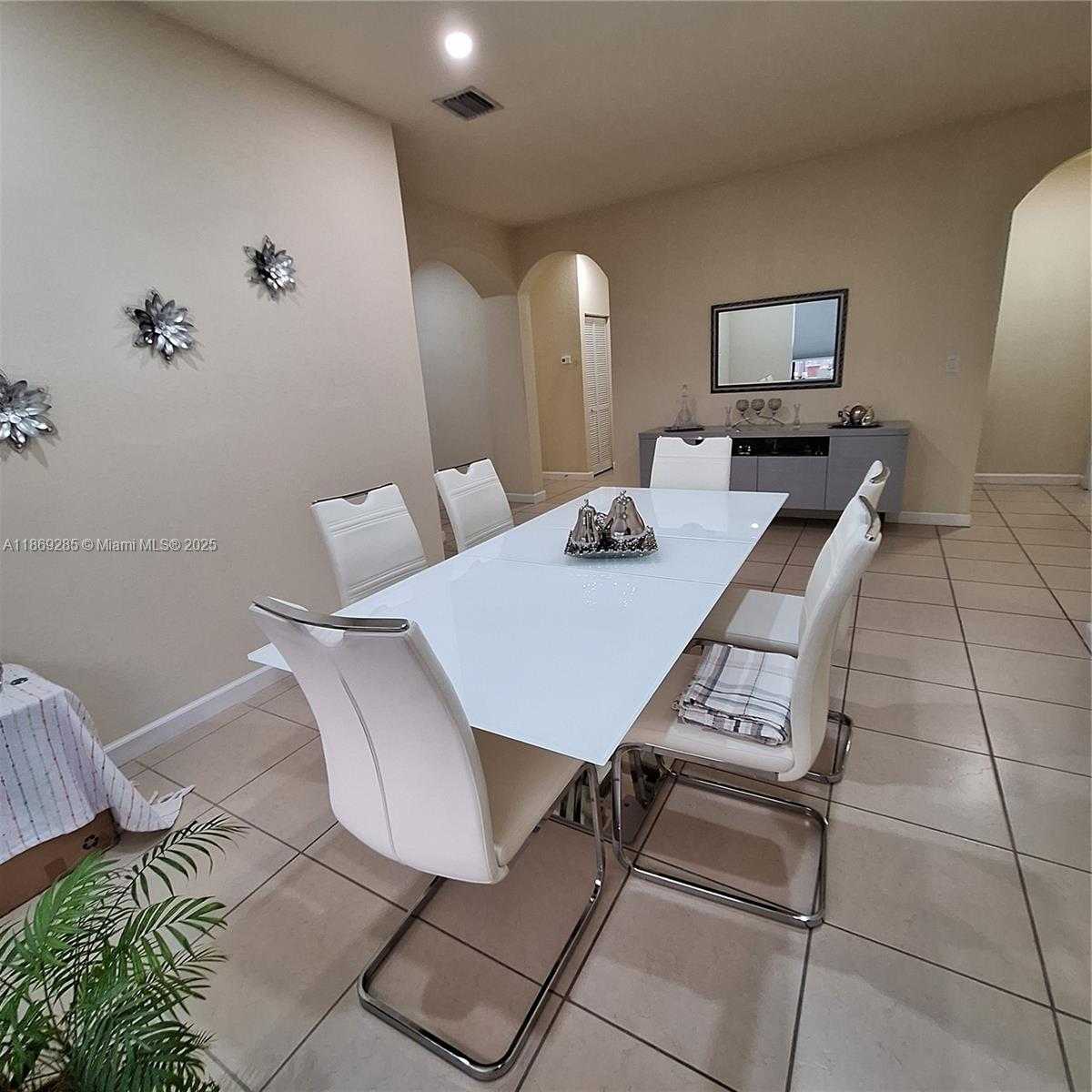 Small Image of 11845 SOUTH WEST 232ND LN, Homestead Number 4