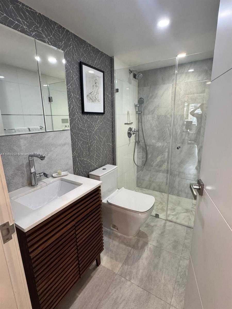 Small Image of 1865 BRICKELL AVE #A1501, Miami Number 14
