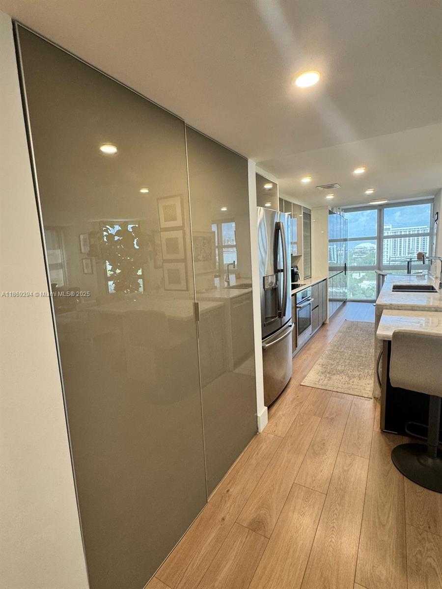 Small Image of 1865 BRICKELL AVE #A1501, Miami Number 17