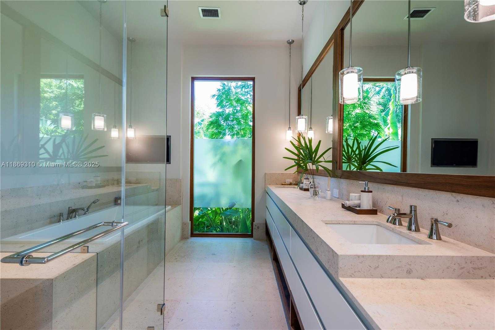 Small Image of 864 NORTH EAST 84TH ST, Miami Number 25