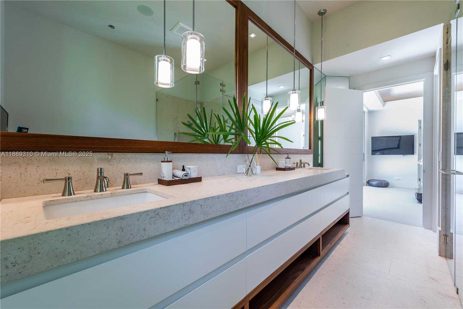 Small Image of 864 NORTH EAST 84TH ST, Miami Number 26