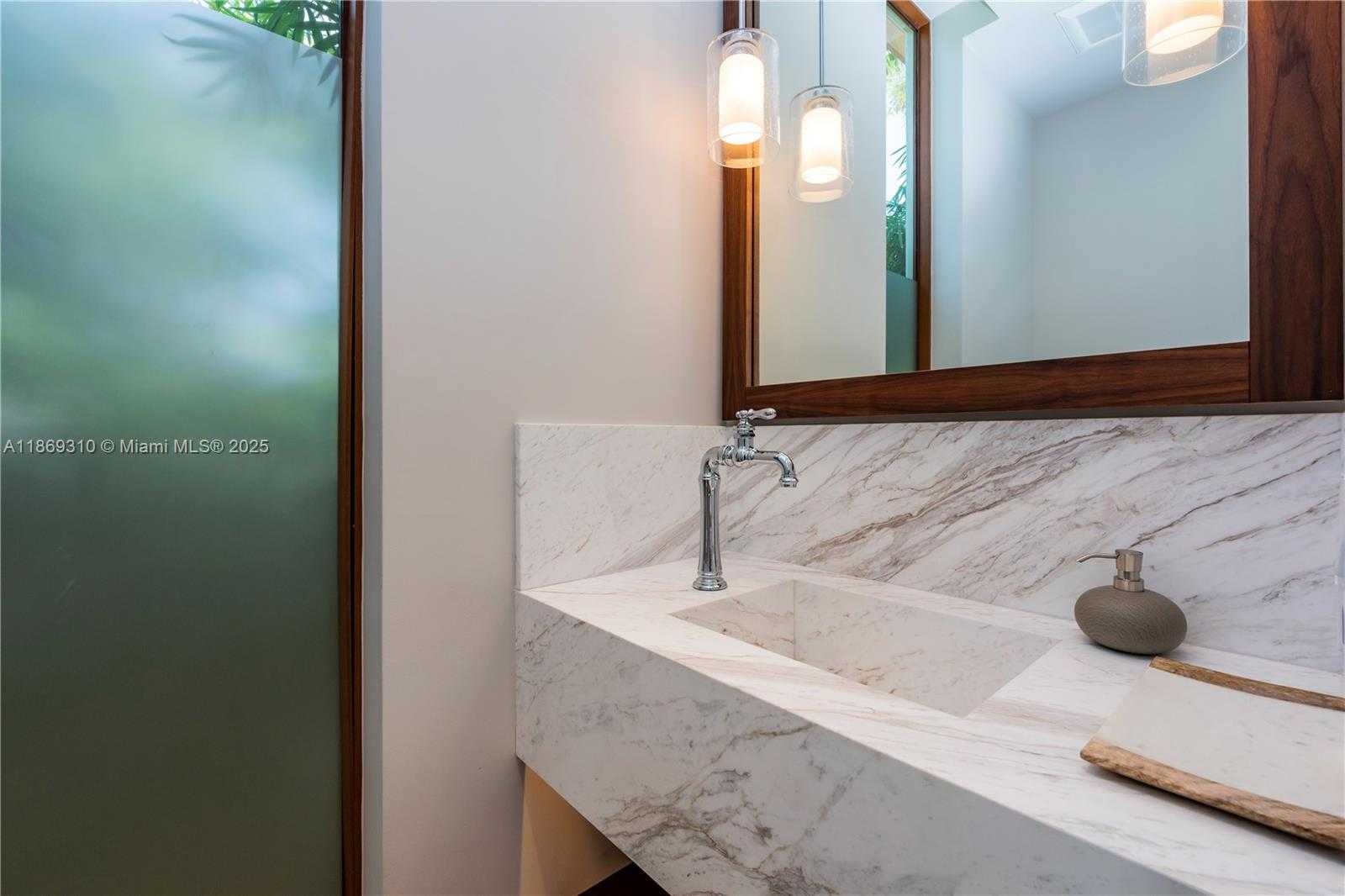 Small Image of 864 NORTH EAST 84TH ST, Miami Number 27