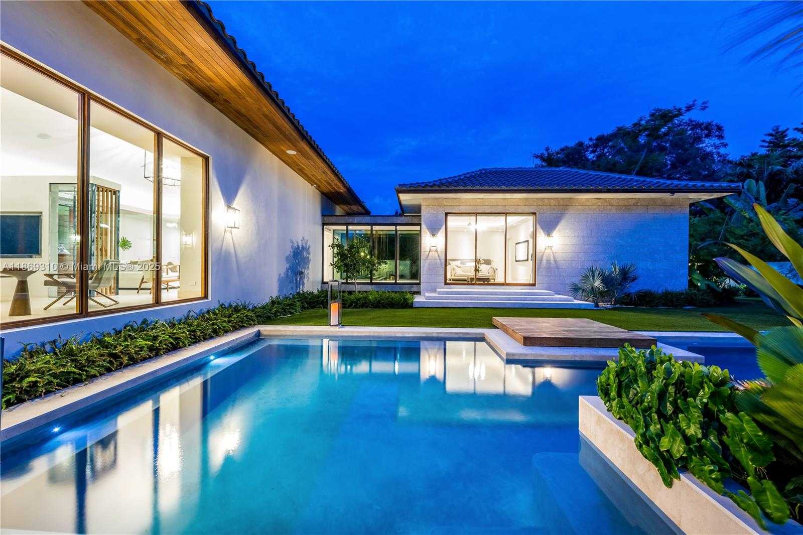 Small Image of 864 NORTH EAST 84TH ST, Miami Number 3