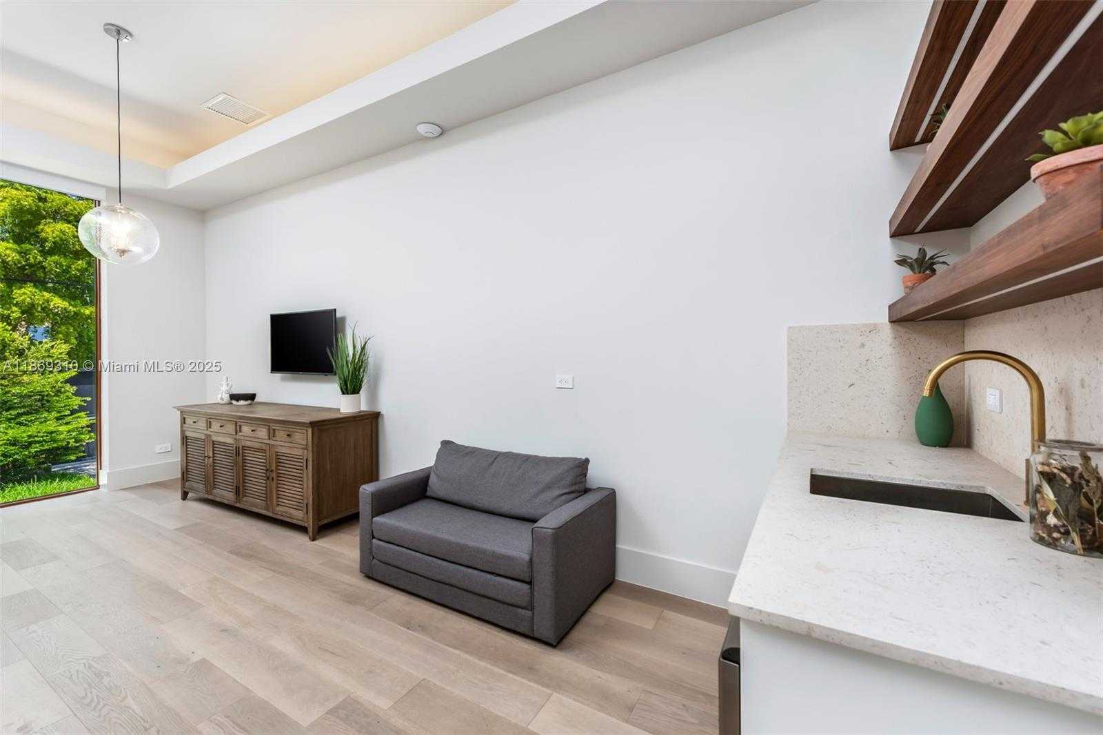 Small Image of 864 NORTH EAST 84TH ST, Miami Number 31