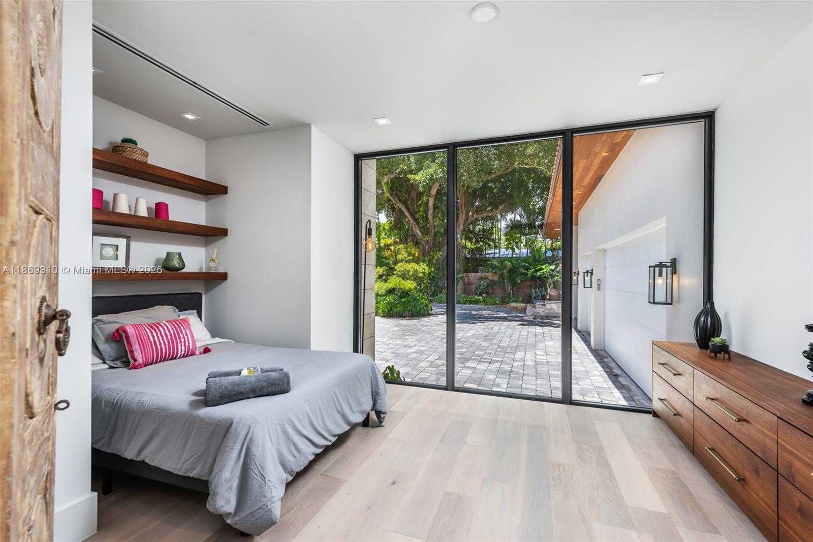 Small Image of 864 NORTH EAST 84TH ST, Miami Number 39